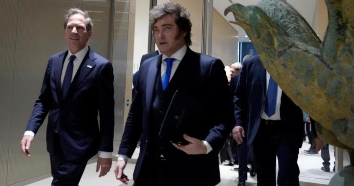 El embajador de Javier Milei en Estados Unidos Alec Oxenford defendió la postura desregulacionista del Gobierno en medio del debate sobre la Inteligencia Artificial