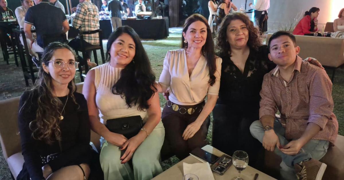 FESTEJO EN SANTIAGO POR EL DIacuteA DEL ODONTOacuteLOGO