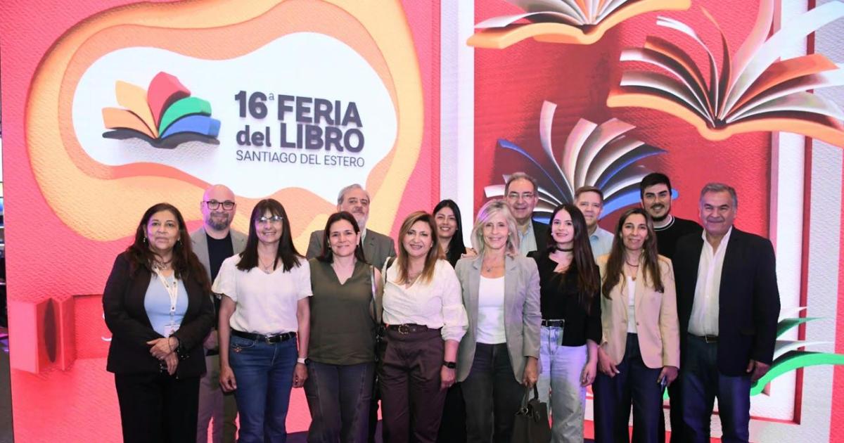 Presentaron el libro El municipio santiaguentildeo en el siglo XVIII en la Feria