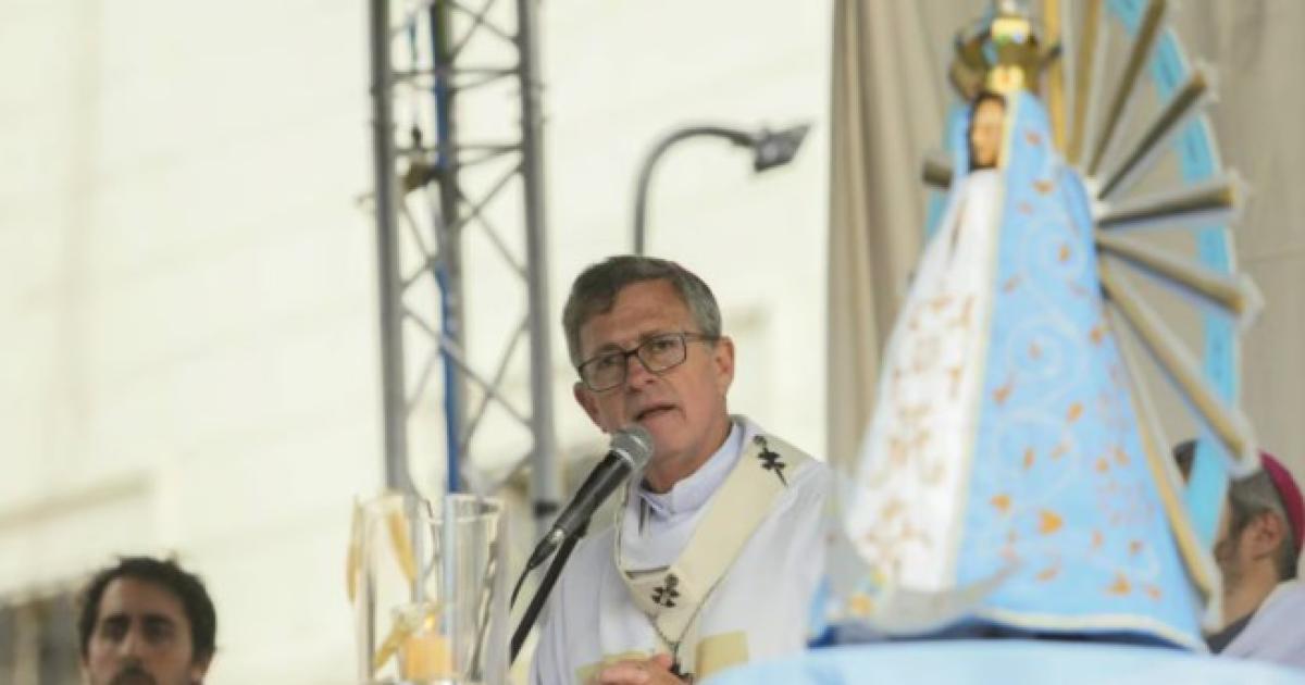 Jorge García Cuerva en la misa central de la 52° Peregrinación Juvenil (Foto- NA - Mariano SÃnchez)