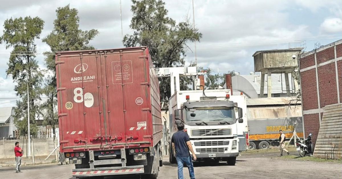 Operativo millonario en Las Termas- la Aduana secuestroacute un cargamento ilegal de 400 millones