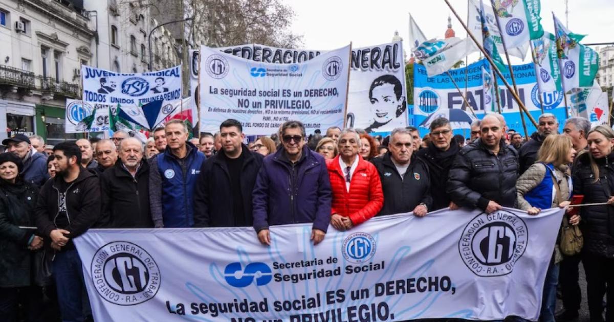 La columna de la CGT y las CTA en la marcha de los jubilados el 22 de julio pasado