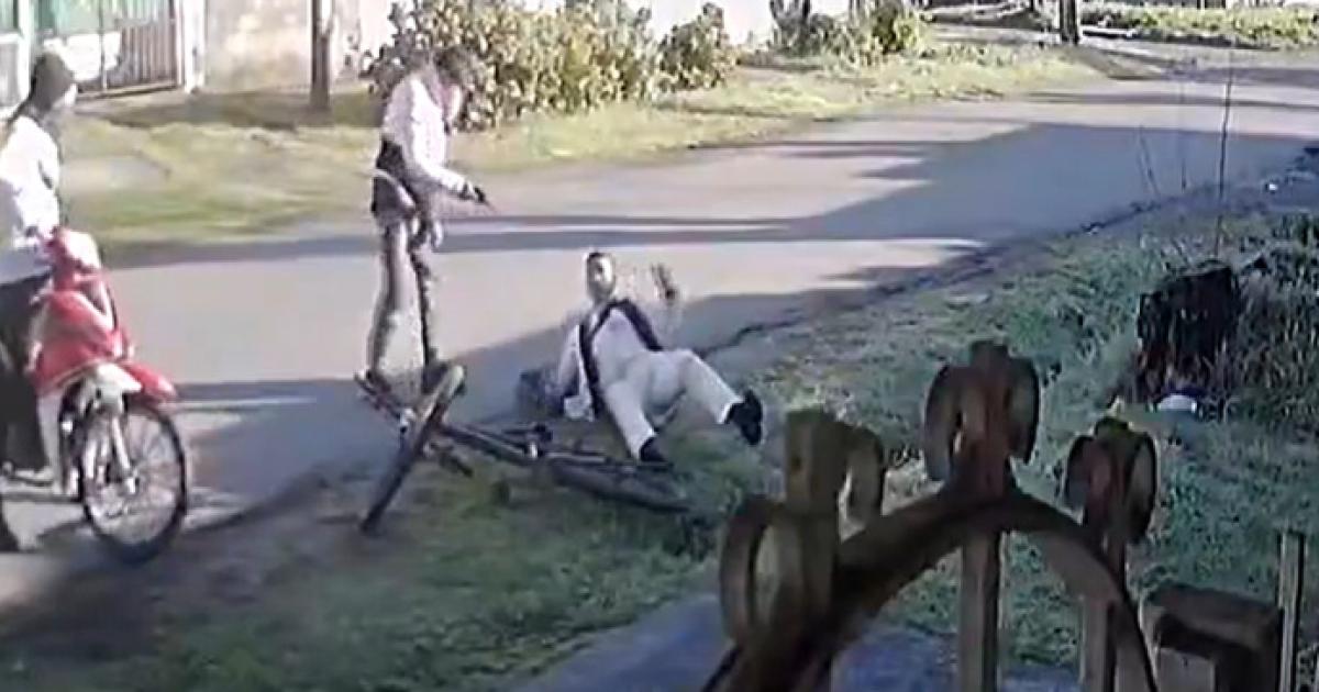 Motochorros balearon a un hombre para robarle la bicicleta