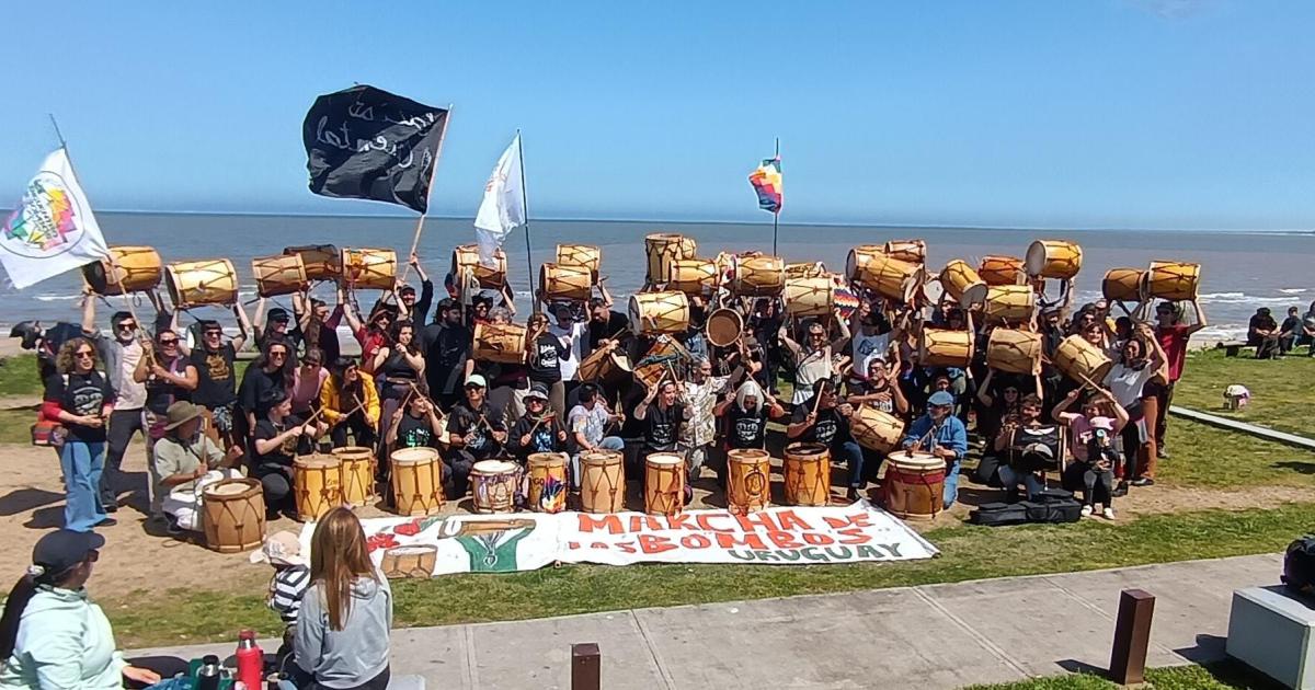13deg Encuentro de Bombos en Uruguay- la cultura de Santiago del Estero brilloacute en Canelones con su tradicional marcha