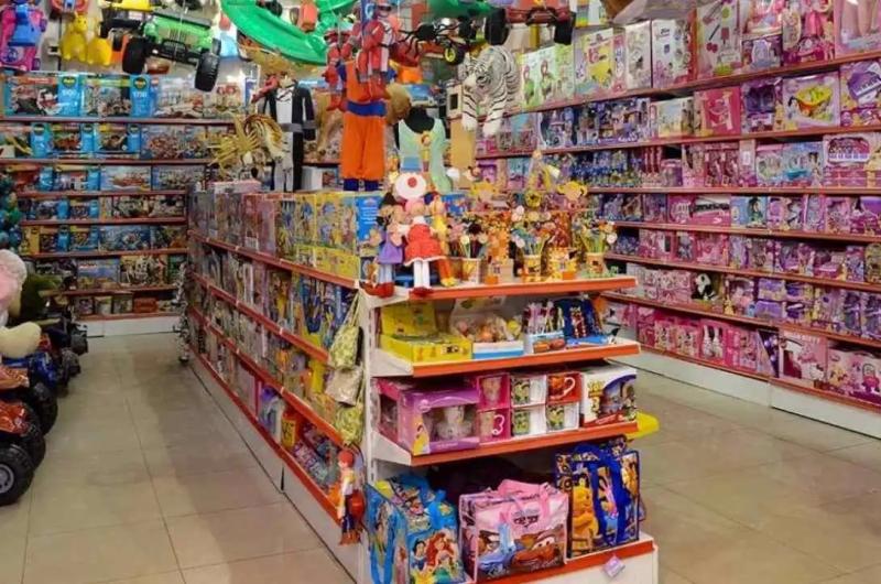 Alertan por el cierre de maacutes de 200 jugueteriacuteas en el paiacutes