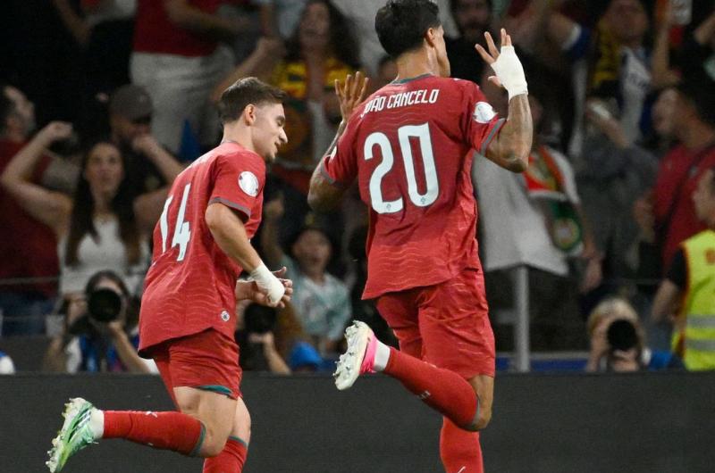 Portugal vencioacute 2-1 a Noruega y avanzoacute a cuartos de final de la Liga de Naciones