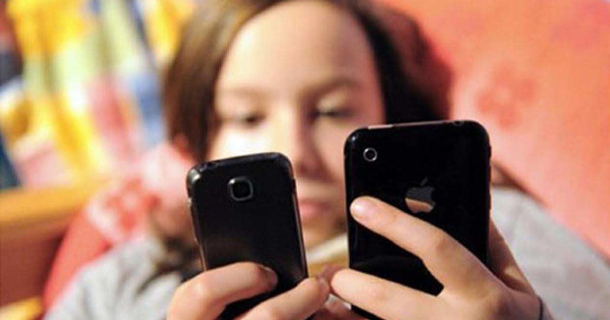 Nomofobia o la adiccioacuten al celular- iquestCuaacuteles son los siacutentomas y cuaacuteles son sus riesgos