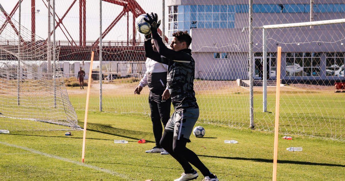 Central Coacuterdoba va por una victoria para salir del fondo ante Riestra