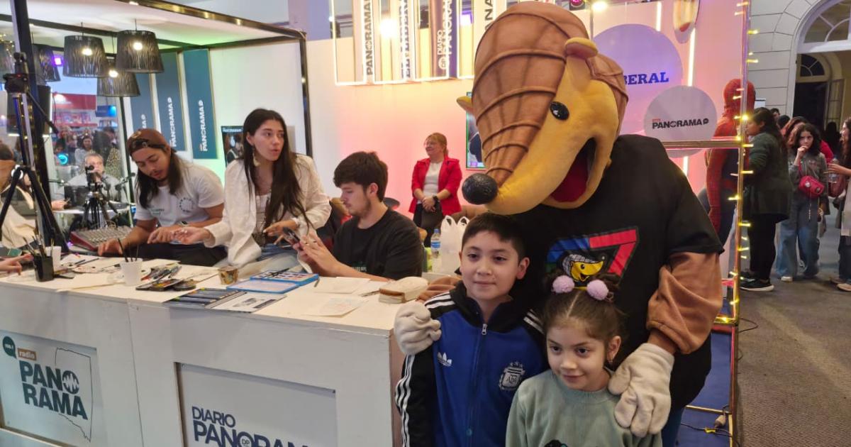 Concluyoacute la 16ordf edicioacuten de la Feria del Libro con maacutes de 10 mil visitantes por diacutea