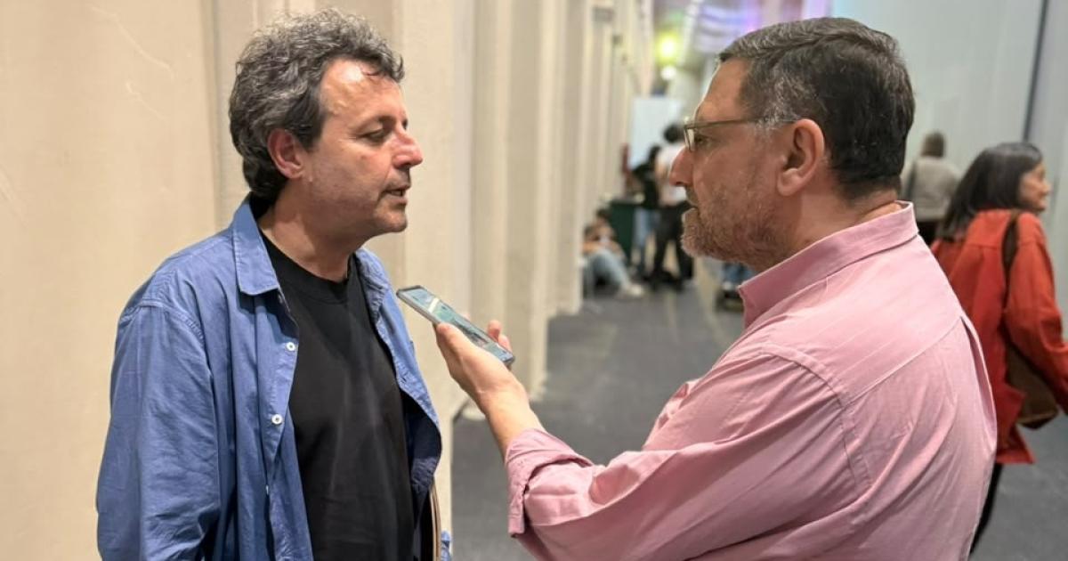 El investigador mantuvo un mano a mano con El Liberal (Foto El Liberal)