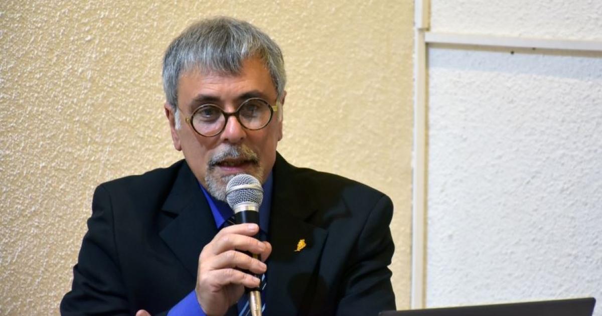 Guillermo Pilía - poeta y escritor Foto- Ucalpeduar
