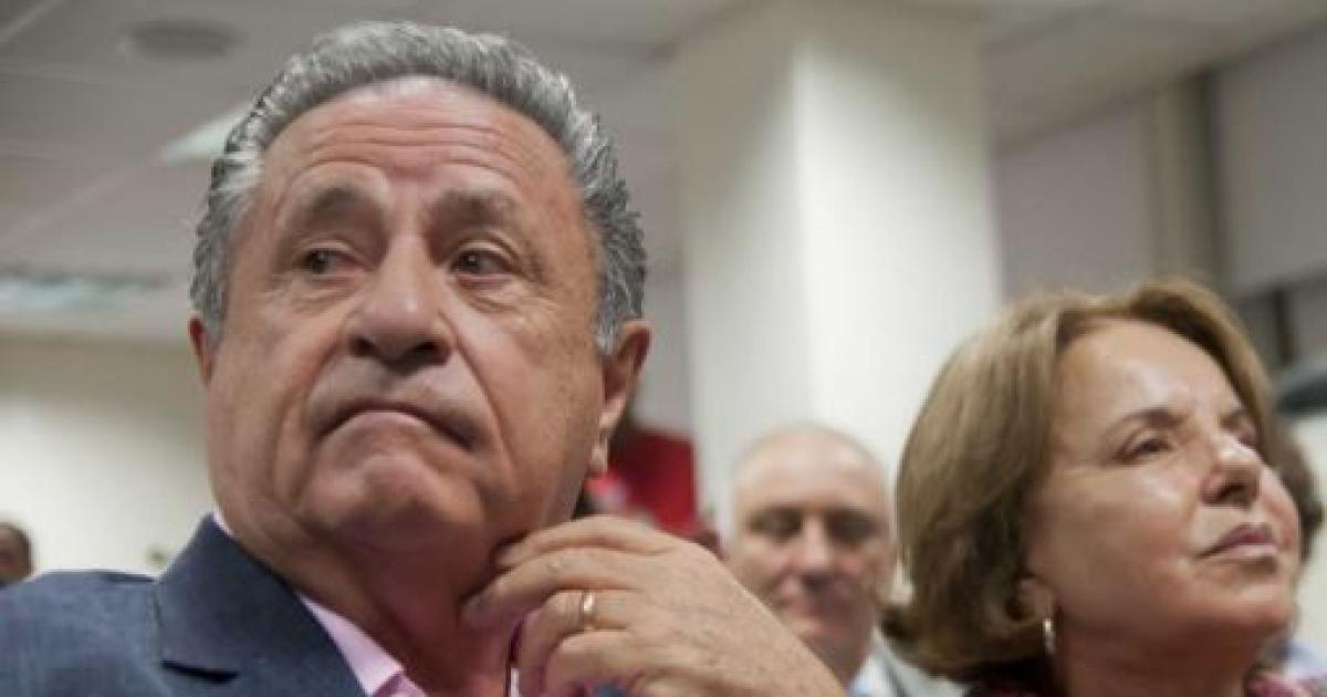 Causa Vacunatorio VIP- avanza la nueva ronda de indagatorias y se define cuaacutendo declararaacuten Duhalde y Verbitsky