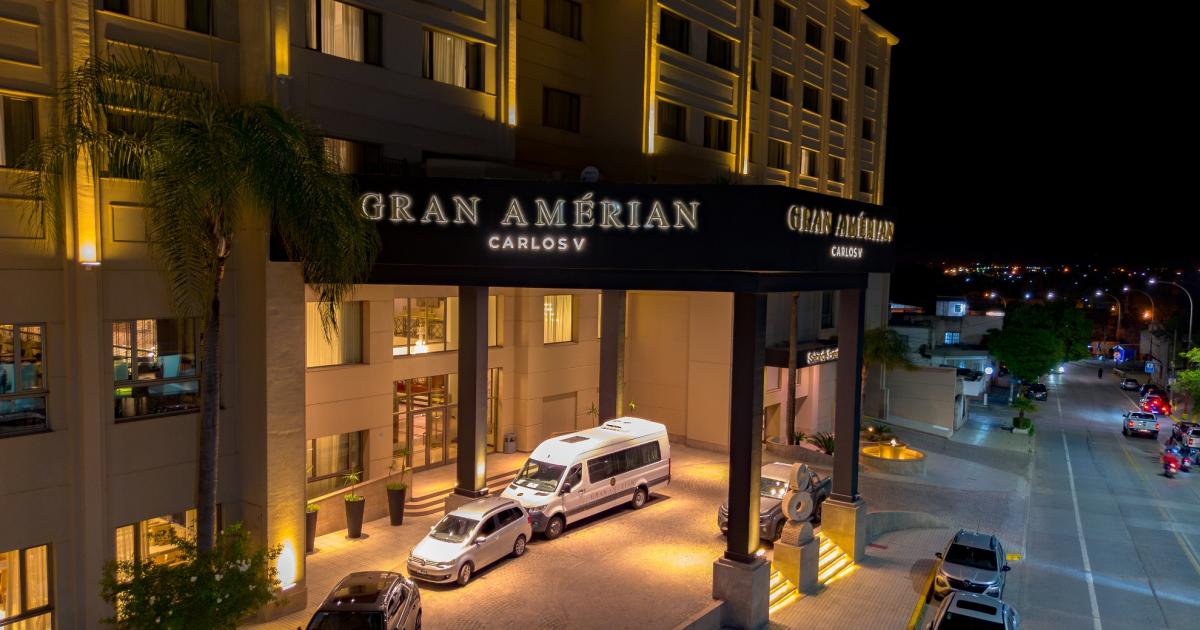14 Antildeos del Gran Ameacuterian Carlos V- El Hotel 5 Estrellas que Revolucionoacute Termas de Riacuteo Hondo