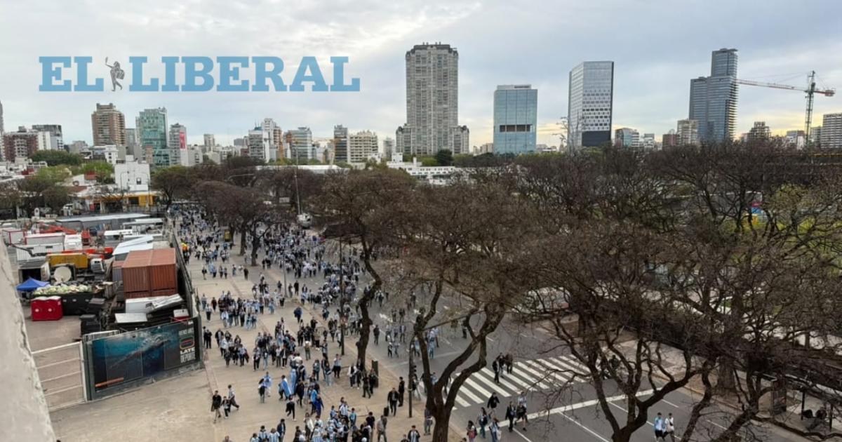 Una noche histoacuterica- EL LIBERAL acompantildea a Messi en su despedida