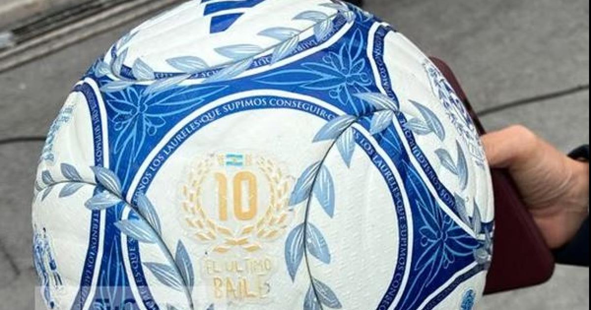 El uacuteltimo baile- coacutemo es el disentildeo exclusivo del baloacuten para el uacuteltimo partido de Messi en la Seleccioacuten