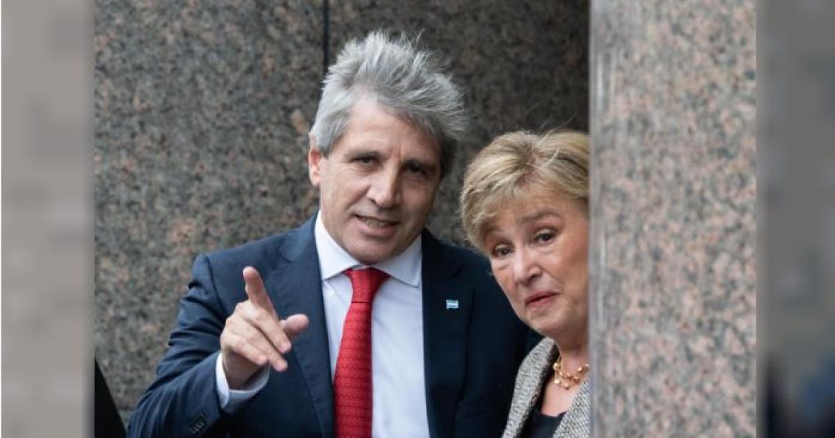 Luis Caputo junto a Kristalina Georgieva - Foto- Noticias Argentinas