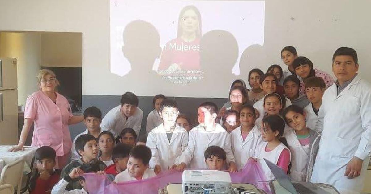 Octubre Rosa- actividades de concientización y prevención del cÃncer de mama en Tintina Pozo del Castaño y El Patay