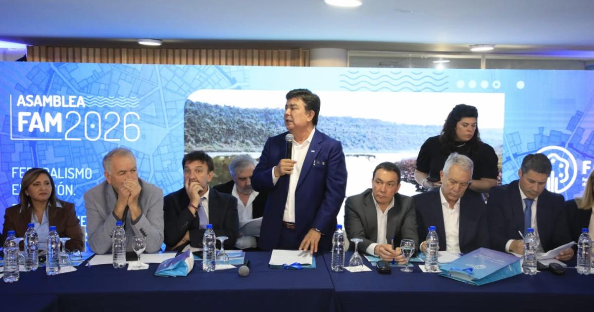 La intendente Fuentes participó de la asamblea de la FAM donde 500 jefes comunales reclamaron a la Nación la restitución de fondos