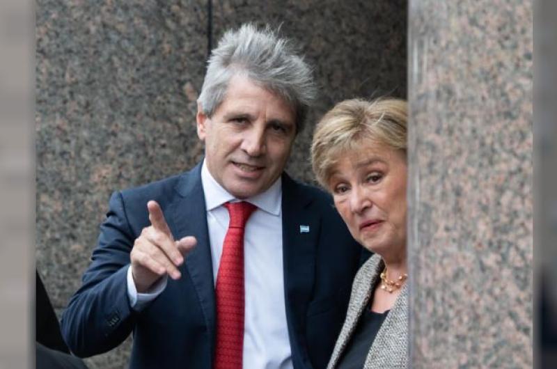 Luis Caputo junto a  Kristalina Georgieva - Foto- Noticias Argentinas