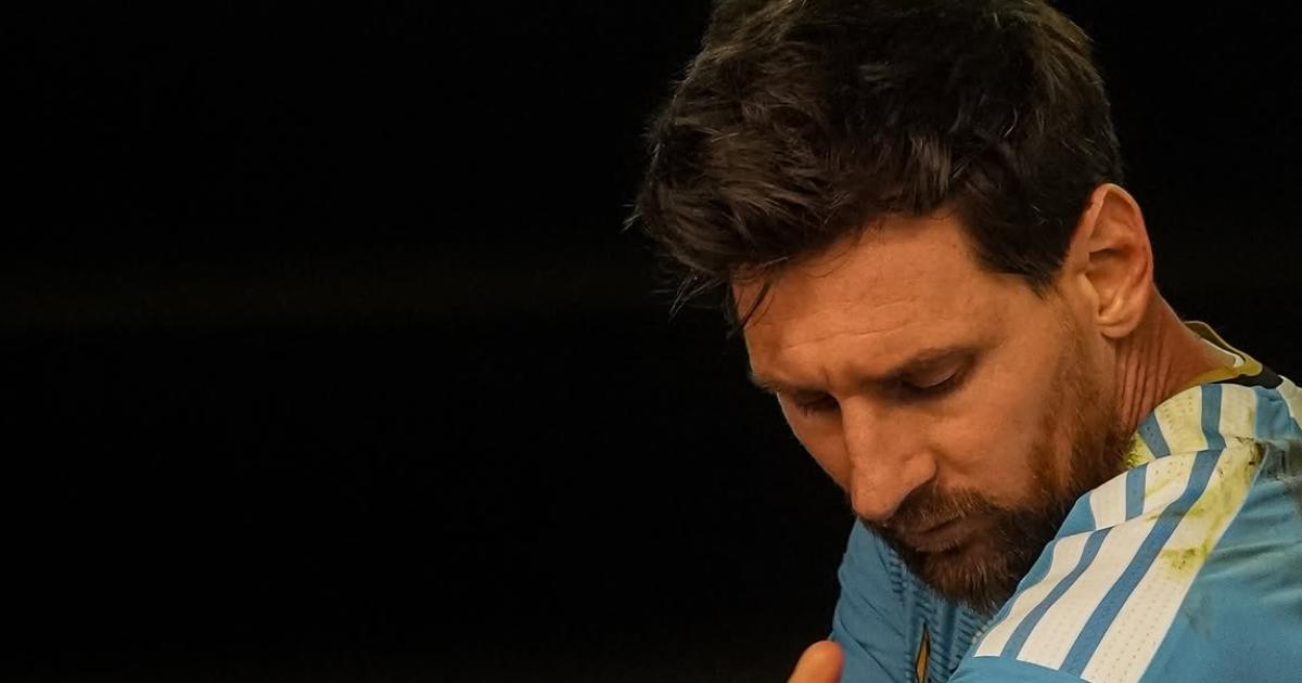 Messi tras su despedida de la Seleccioacuten Argentina- Ayer fue mi uacuteltimo partido y ya extrantildeo vestir la celeste y blanca