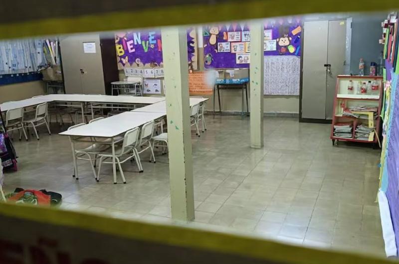 Una nena de primer grado llevoacute un arma a la escuela- la teniacutea escondida en la mochila