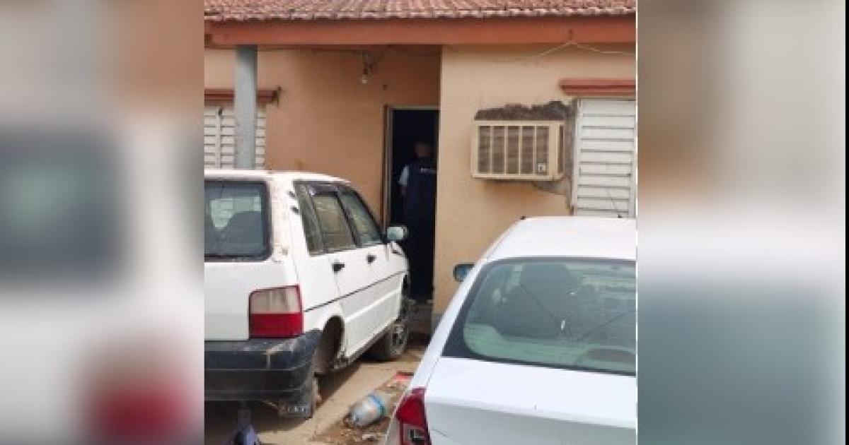 ALLANAMIENTO Tal como lo publicó ayer en primicia EL LIBERAL el acusado reparador de celulares fue detenido en su casa del barrio 25 de Mayo de La Banda