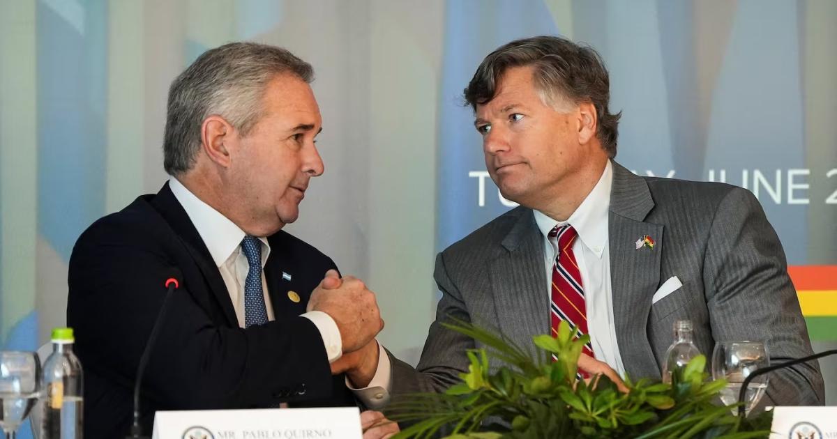 Landau durante un encuentro con el canciller argentino Pablo Quirno (Foto- Reuters)