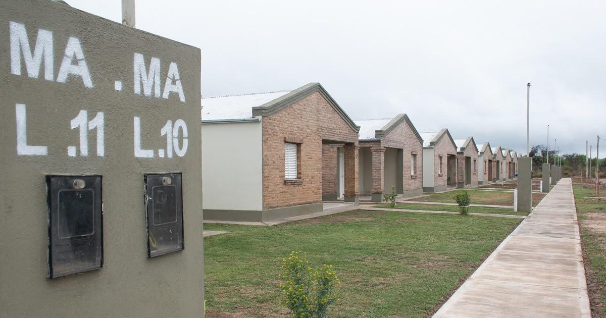 El suentildeo de la casa propia- 20 familias de la localidad de Mansupa recibieron las llaves de sus viviendas