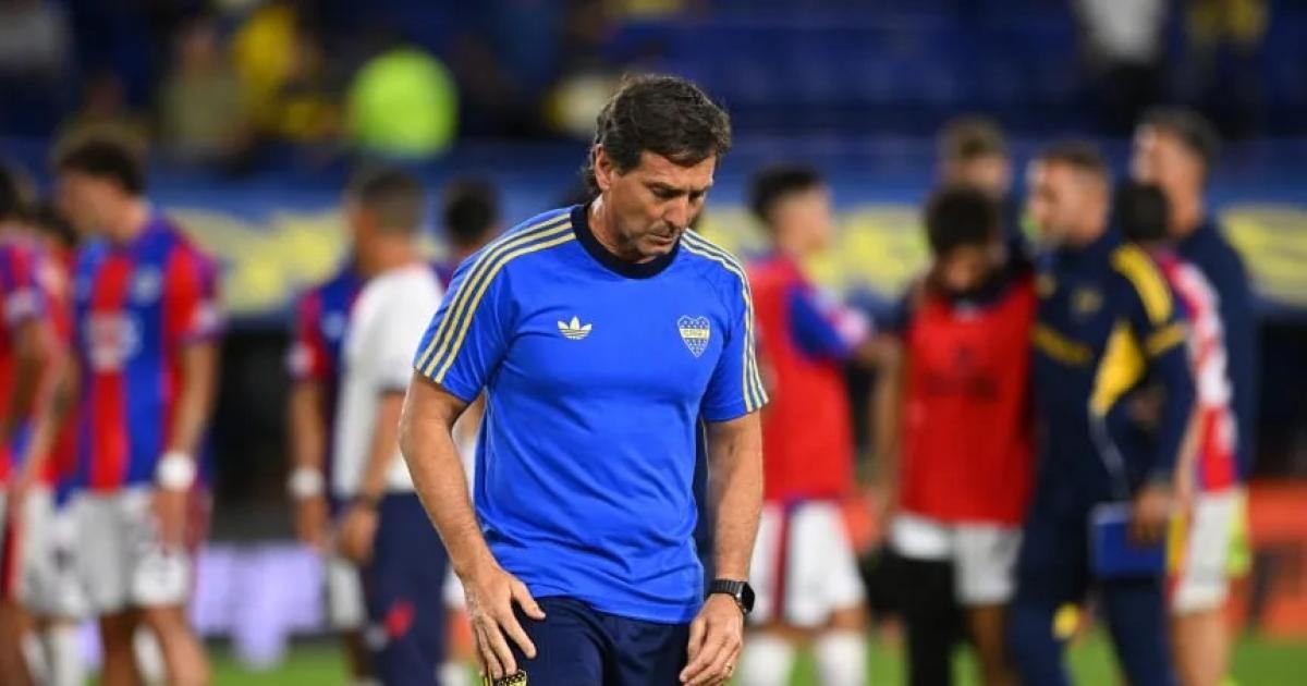Claudio Úbeda se va cabizbajo de la Bombonera tras otro empate de Boca (Rodrigo ValleGetty Images)