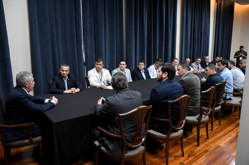 Desarrollo industrial- Eliacuteas Suaacuterez resaltoacute que el Estado debe garantizar logiacutestica y la infraestructura
