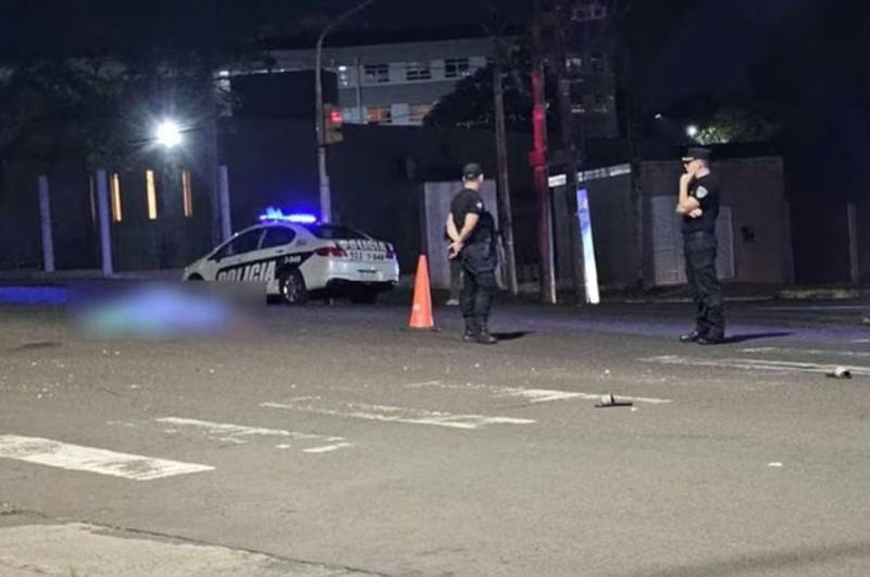Atropelloacute a un hombre en silla de ruedas lo matoacute y escapoacute- buscan al conductor