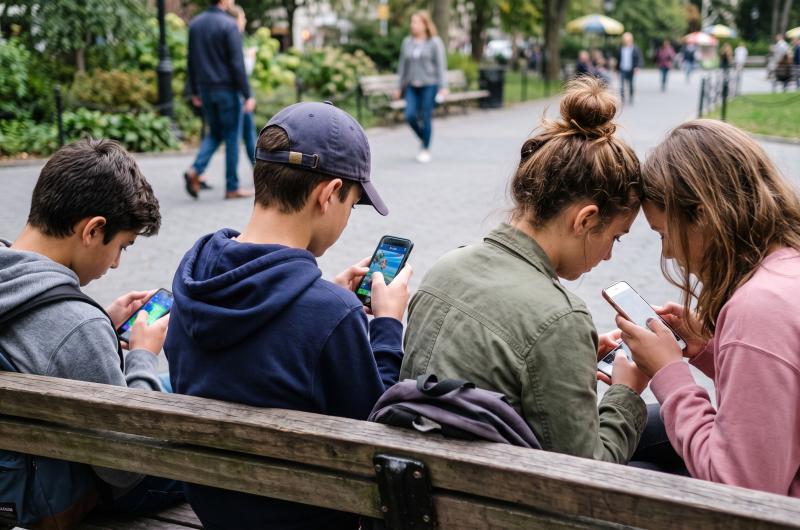 Cruz Roja busca escuchar a adolescentes y familias santiaguentildeas sobre el uso de la tecnologiacutea