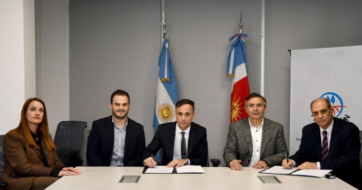 Santiago del Estero firmoacute un convenio para restaurar bosques nativos y fortalecer el control ambiental