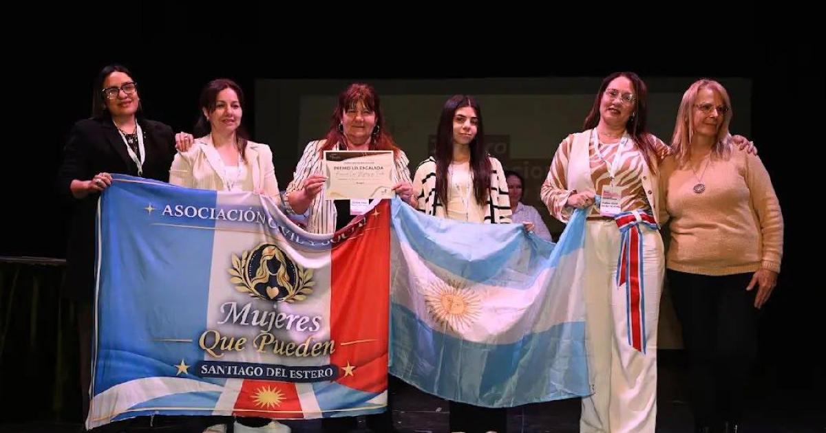 Santiago estuvo presente en los Premios Liacutea Encalada 2026