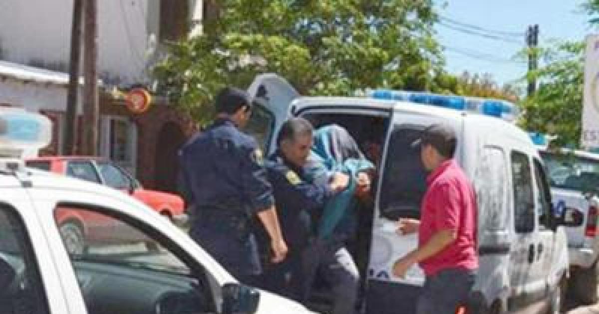 Caos en una feria de La Banda- provocoacute destrozos amenazoacute con un palo y terminoacute detenido