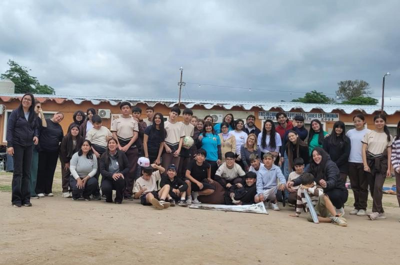 Dictan taller a los nintildeos de 7deg grado del Colegio San Francisco de Asiacutes