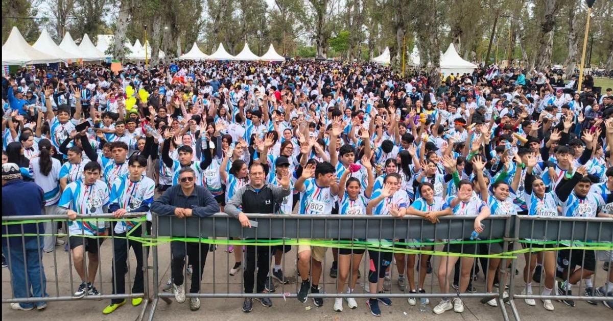 Exitoso Primer Maratoacuten Intercolegial Itinerante en Santiago del Estero- masiva participacioacuten estudiantil
