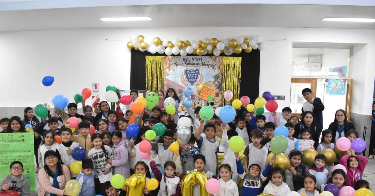 La escuela primaria Nordm 971 Teresa Fabrini celebroacute su 108ordm aniversario