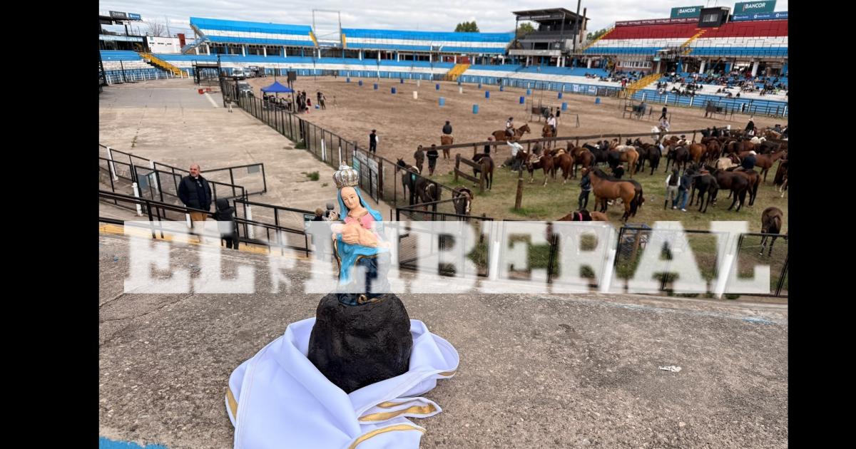 La Virgen de la Consolación de Sumampa fue instaladas en el predio del Festival de JesÃs María (Foto El Liberal)