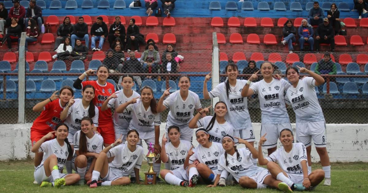 Central Coacuterdoba festejoacute por duplicado- campeoacuten en Primera y Reserva