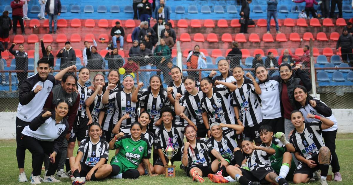 Central Coacuterdoba festejoacute por duplicado- campeoacuten en Primera y Reserva