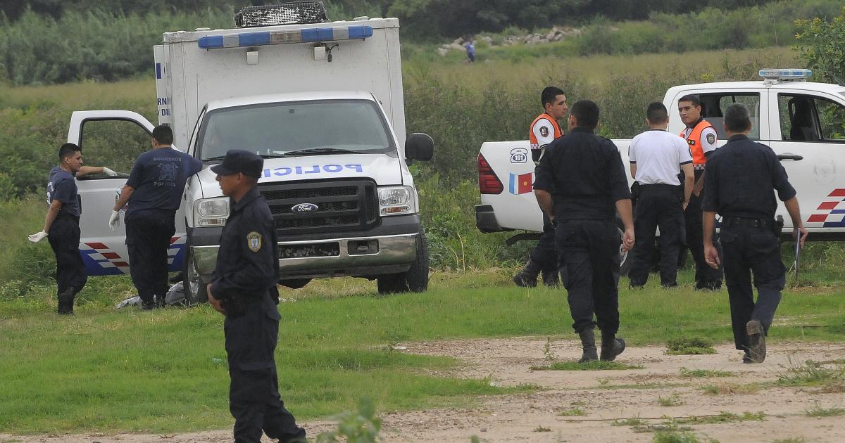 DESOLACIÓN- Familiares y amigos buscaron a la víctima toda una semana Apareció ahogada y fue rescatada del canal Dos sujetos listos para enfrentar el juicio