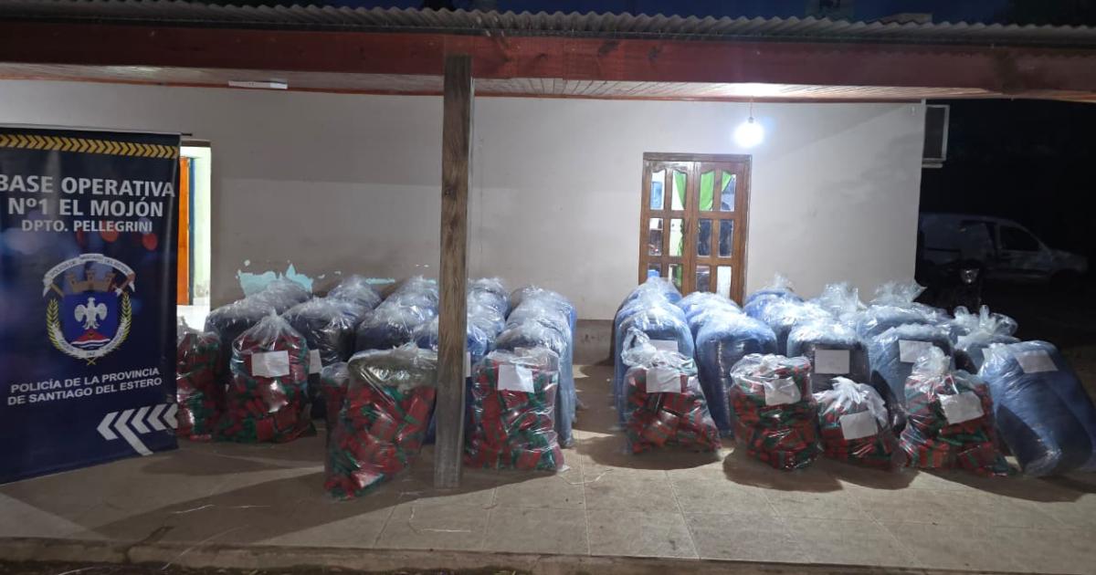 Muralla norte- La Policiacutea da un gran golpe al contrabando al secuestrar maacutes de una tonelada de hojas de coca