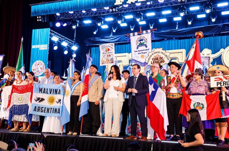 INTERNACIONAL Convocó a m�s de 6000 bailarines de todo el mundo