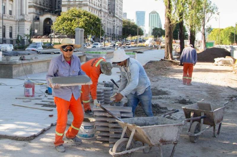 La informalidad alcanza al 45-en-porciento- de los trabajadores en el paiacutes pero en el Norte supera el 80-en-porciento-