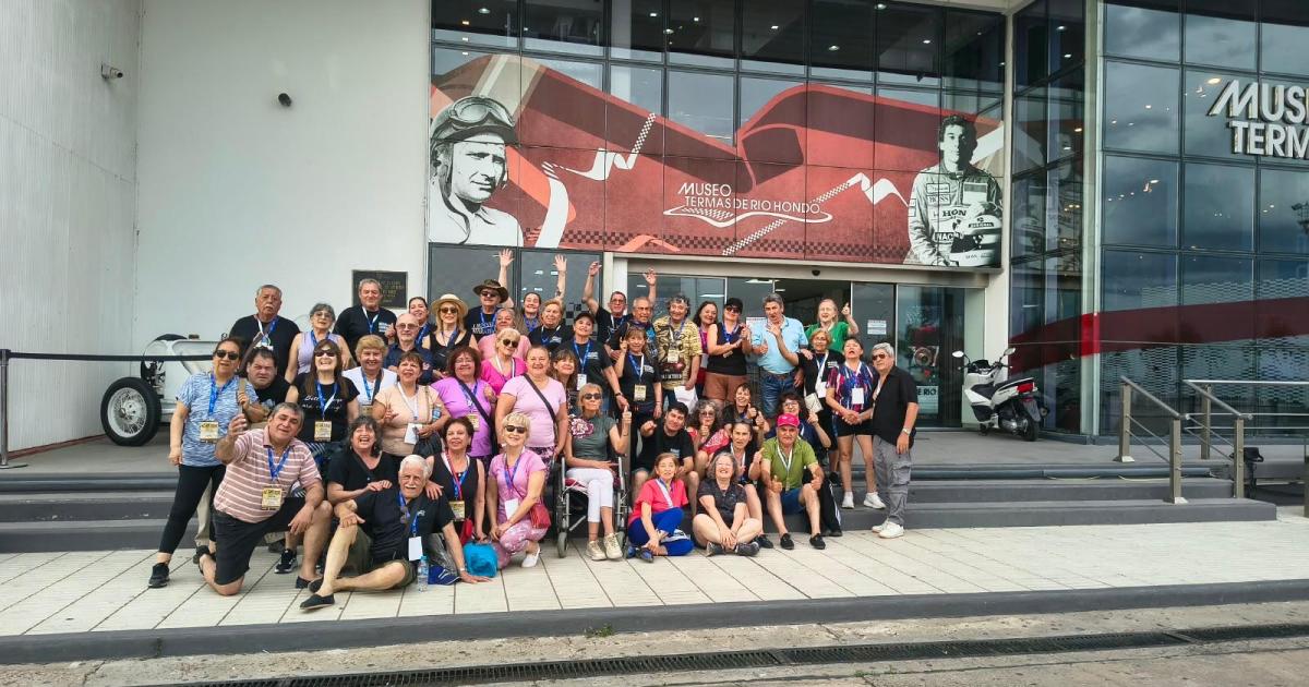 Eacutexito turiacutestico en Termas de Riacuteo Hondo- maacutes de 3500 personas visitaron el Museo del Automoacutevil durante el fin de semana largo
