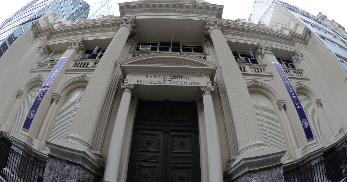 El Gobierno defendioacute al Banco Central por las operaciones con oro y cuestionoacute a la AGN