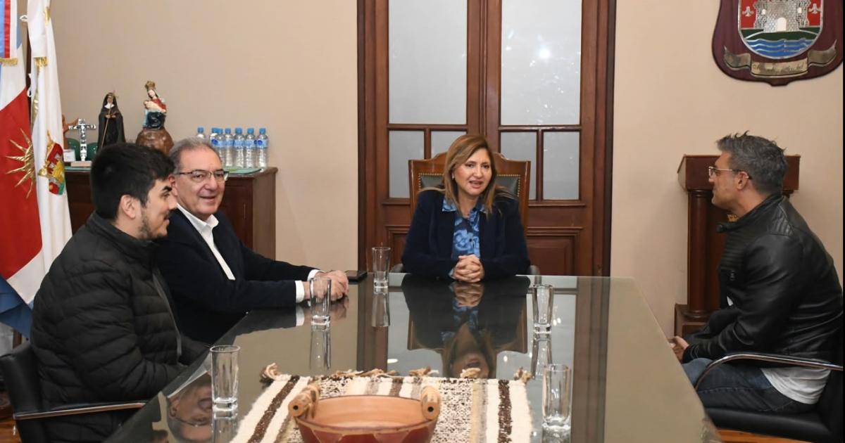 Fuentes recibioacute al responsable de un centro de rehabilitacioacuten de adicciones