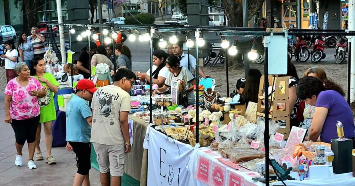 PROPUESTA Oferta académica y economía social con stands experiencias y productos