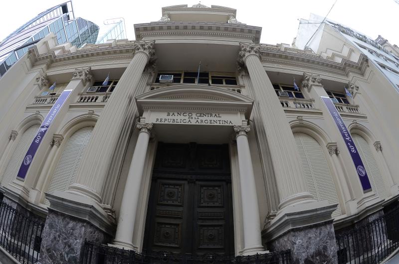 El Gobierno defendioacute al Banco Central por las operaciones con oro y cuestionoacute a la AGN